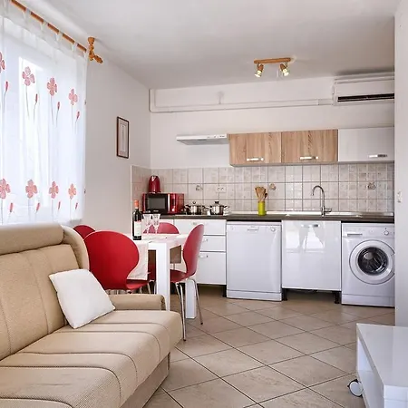 Premate Apartamento Premantura